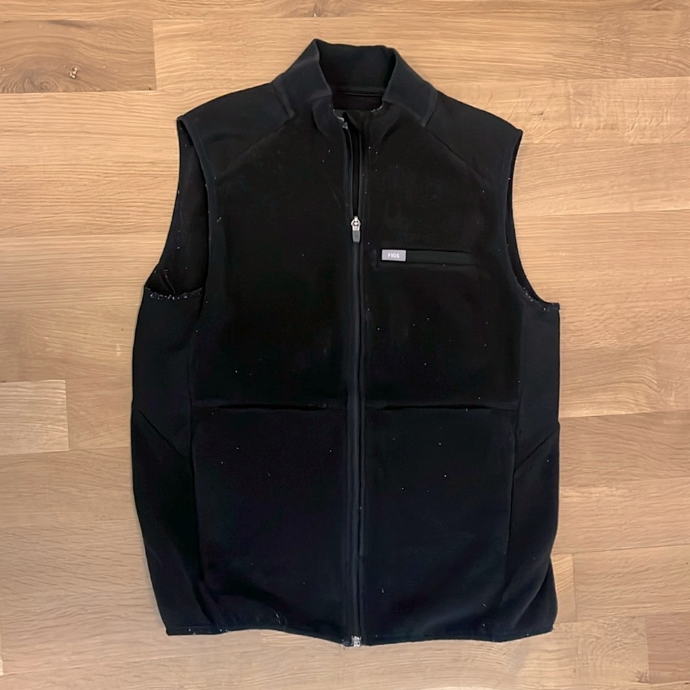 Figs Black On-Shift Fleece Vest